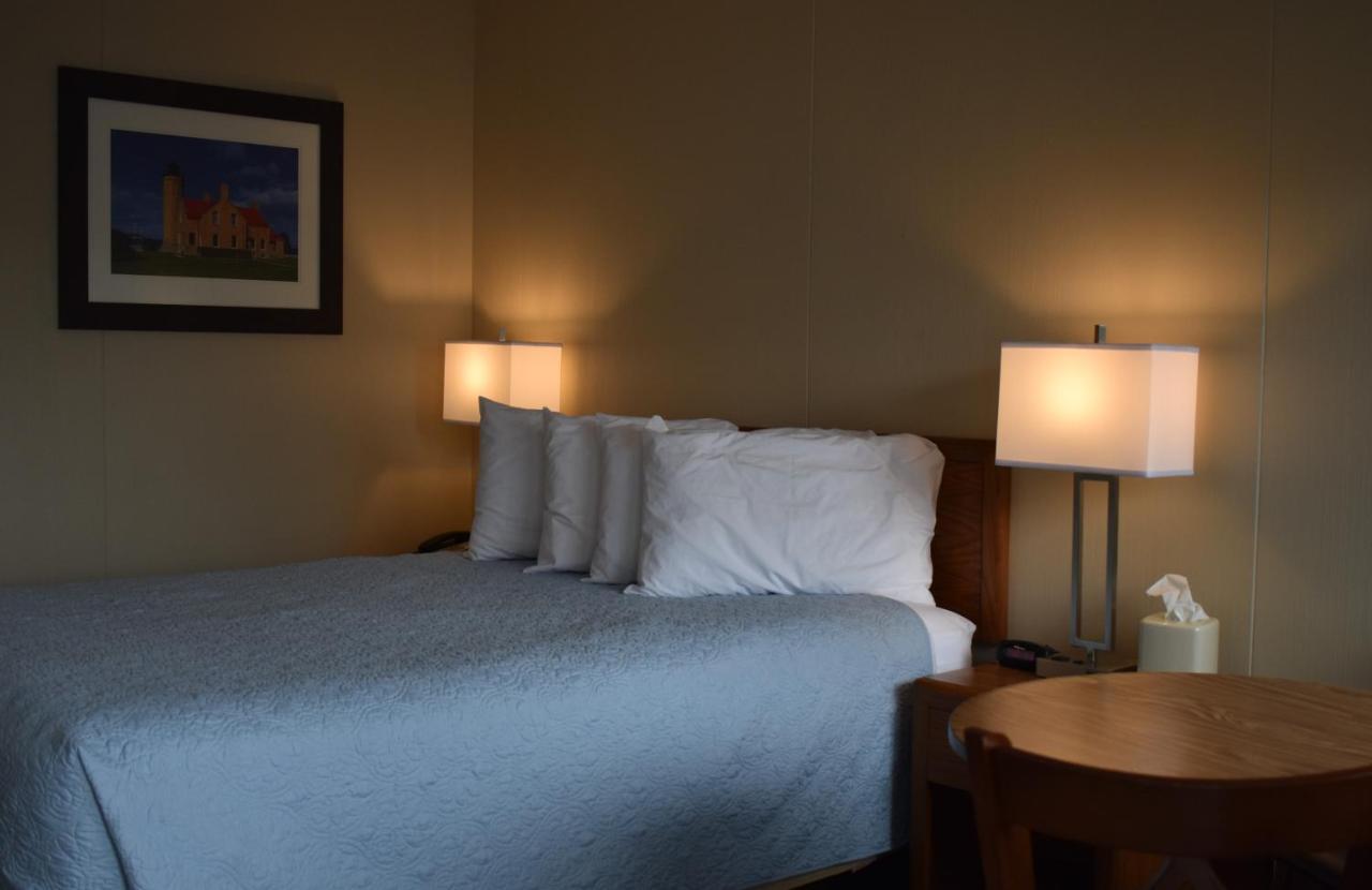 Lighthouse View Motel Mackinaw City Δωμάτιο φωτογραφία
